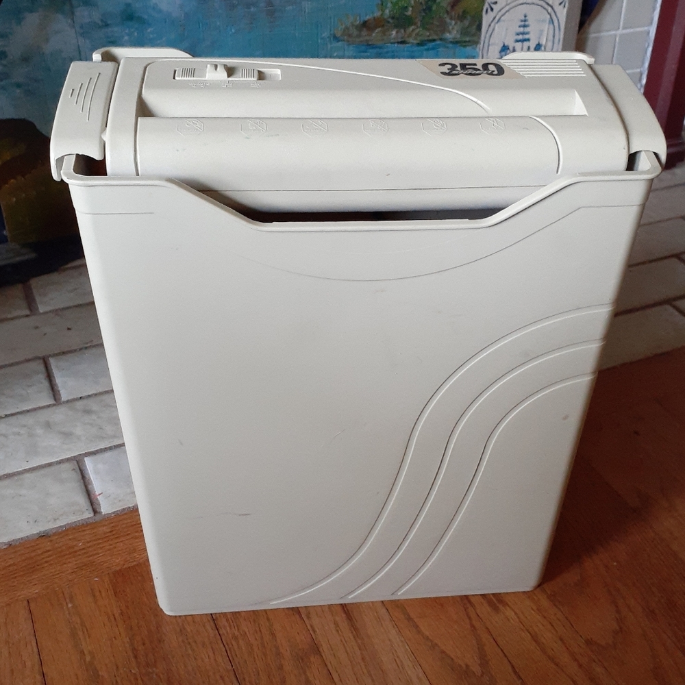 Paper shredder
